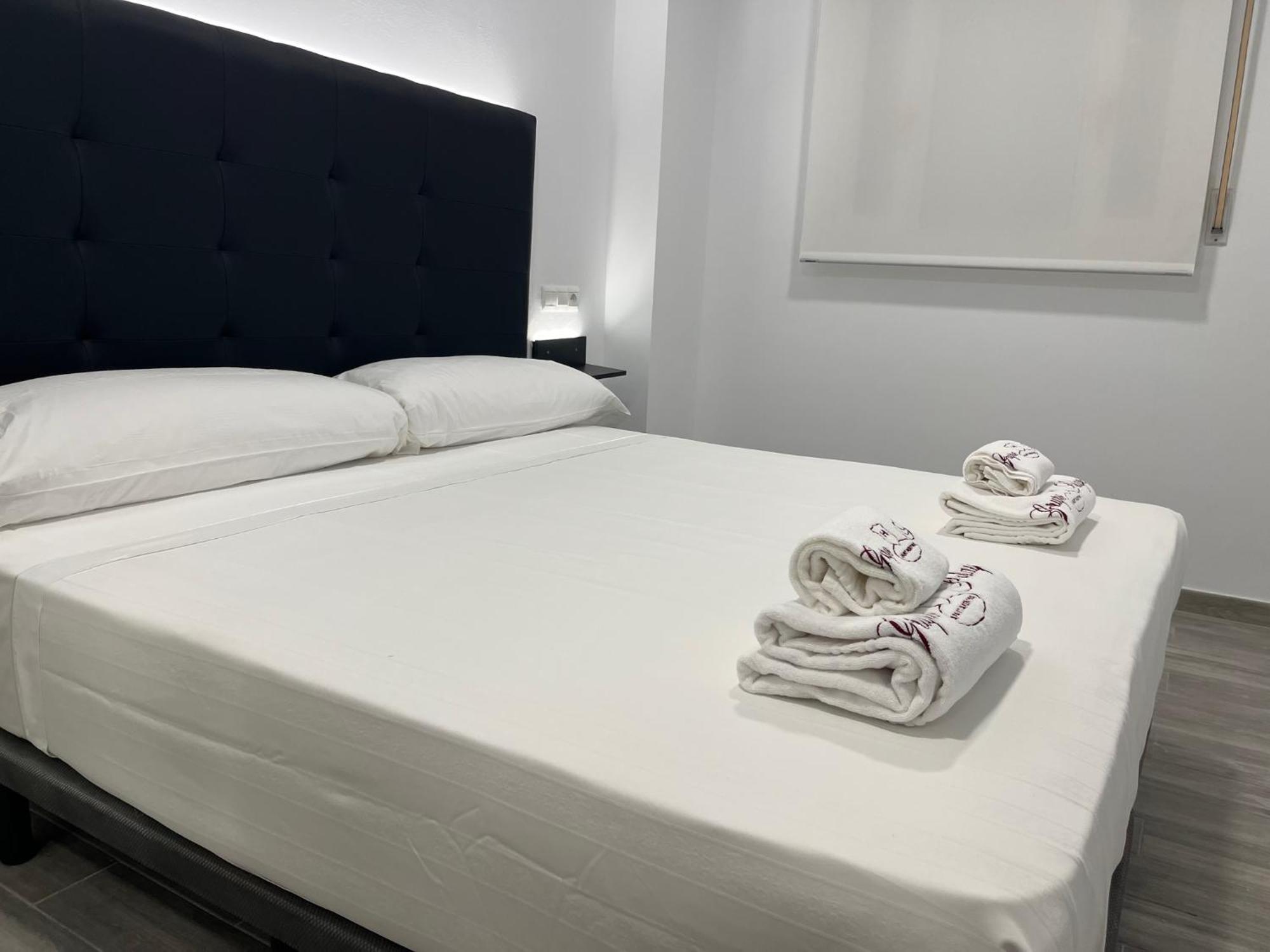 H Pelayo Auto Check-In Rooms Noja Exterior photo